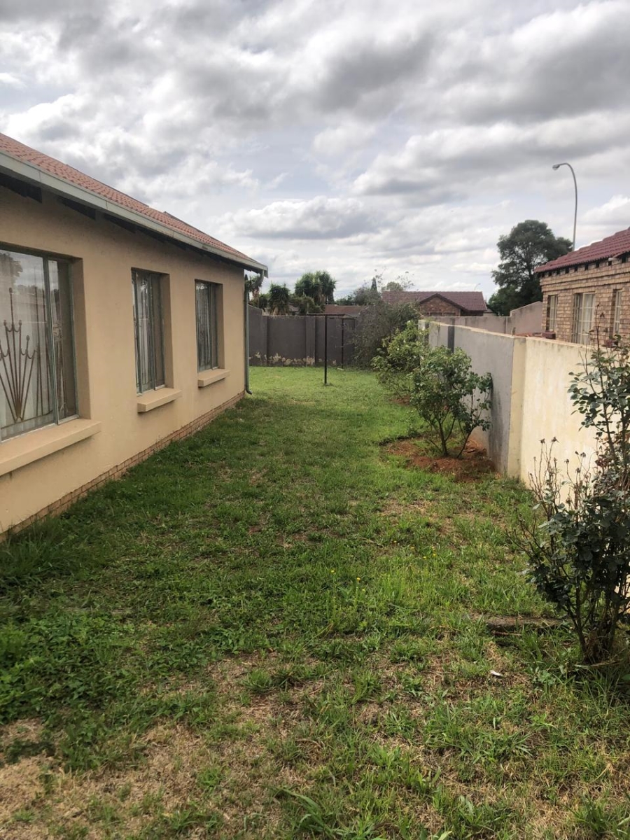 3 Bedroom Property for Sale in Crystal Park Gauteng