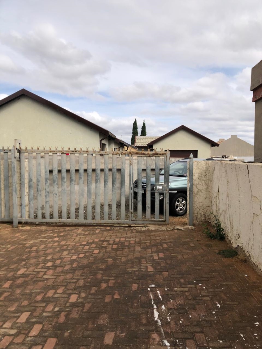 3 Bedroom Property for Sale in Crystal Park Gauteng