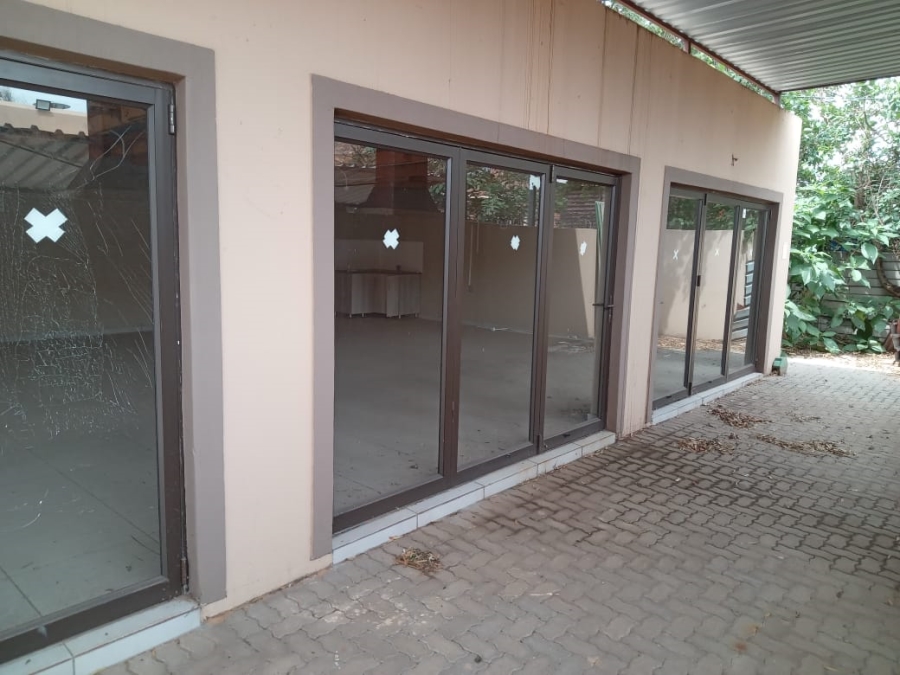 Commercial Property for Sale in Crystal Park Gauteng