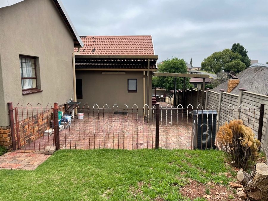 5 Bedroom Property for Sale in Kenmare Gauteng