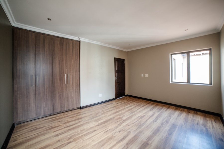 4 Bedroom Property for Sale in Beverley Gauteng