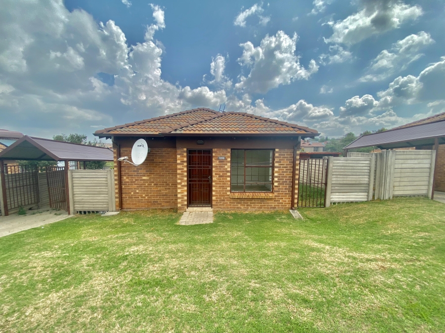 To Let 3 Bedroom Property for Rent in Olievenhoutbosch Gauteng