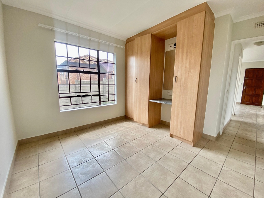 To Let 3 Bedroom Property for Rent in Olievenhoutbosch Gauteng