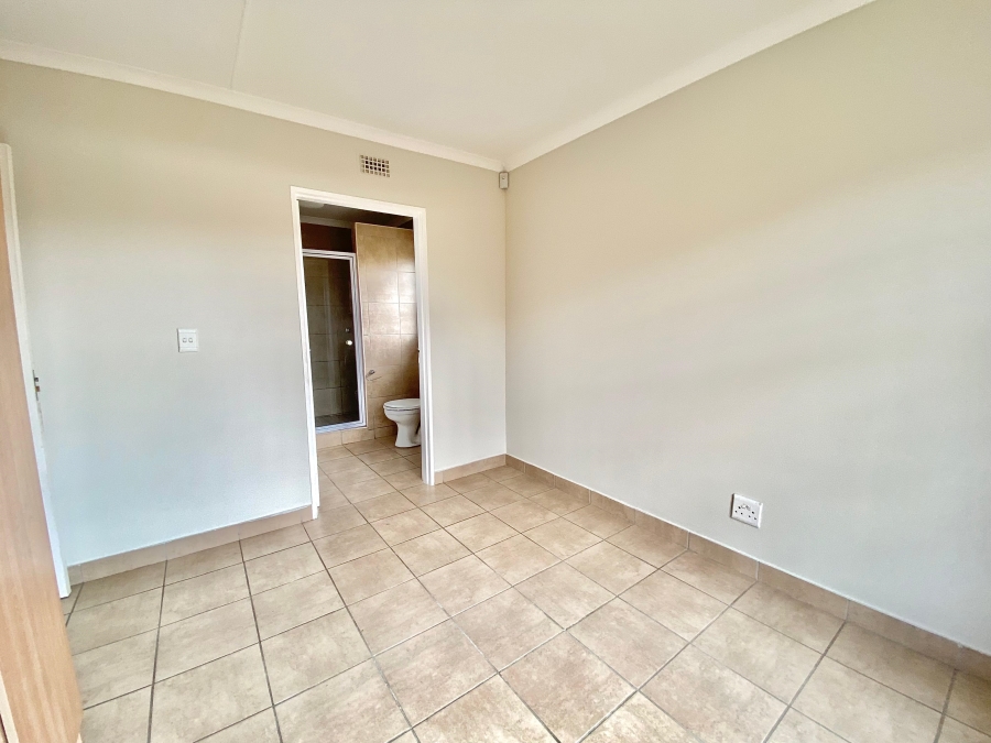 To Let 3 Bedroom Property for Rent in Olievenhoutbosch Gauteng