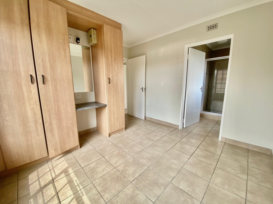 To Let 3 Bedroom Property for Rent in Olievenhoutbosch Gauteng