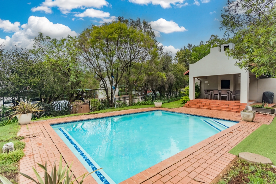 2 Bedroom Property for Sale in Douglasdale Gauteng