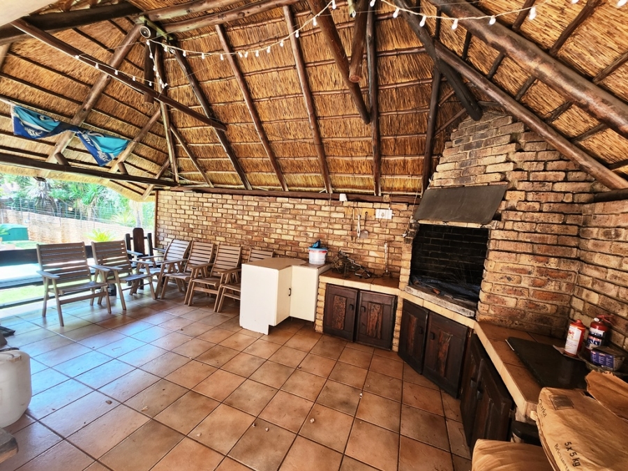 5 Bedroom Property for Sale in Eldoraigne Gauteng