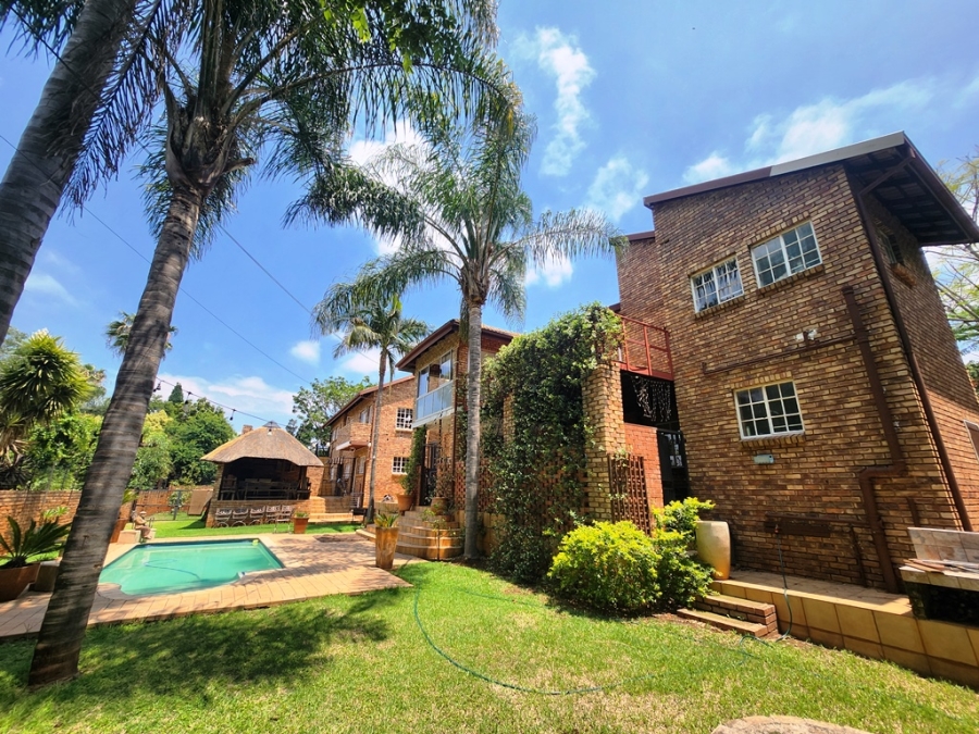 5 Bedroom Property for Sale in Eldoraigne Gauteng