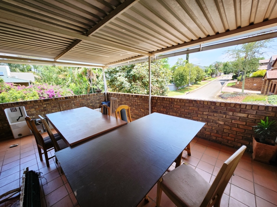 5 Bedroom Property for Sale in Eldoraigne Gauteng