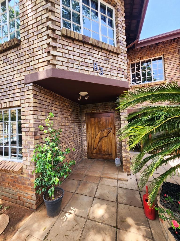 5 Bedroom Property for Sale in Eldoraigne Gauteng