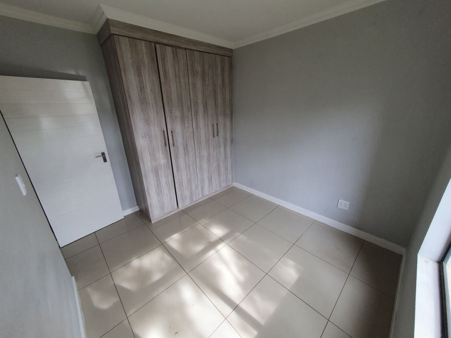 To Let 3 Bedroom Property for Rent in Little Falls Gauteng