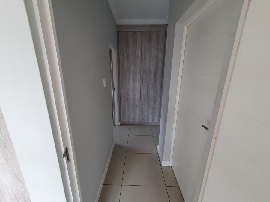 To Let 3 Bedroom Property for Rent in Little Falls Gauteng