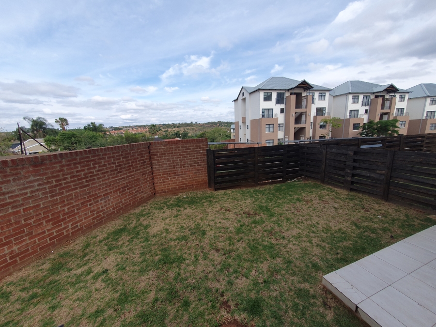 To Let 3 Bedroom Property for Rent in Little Falls Gauteng