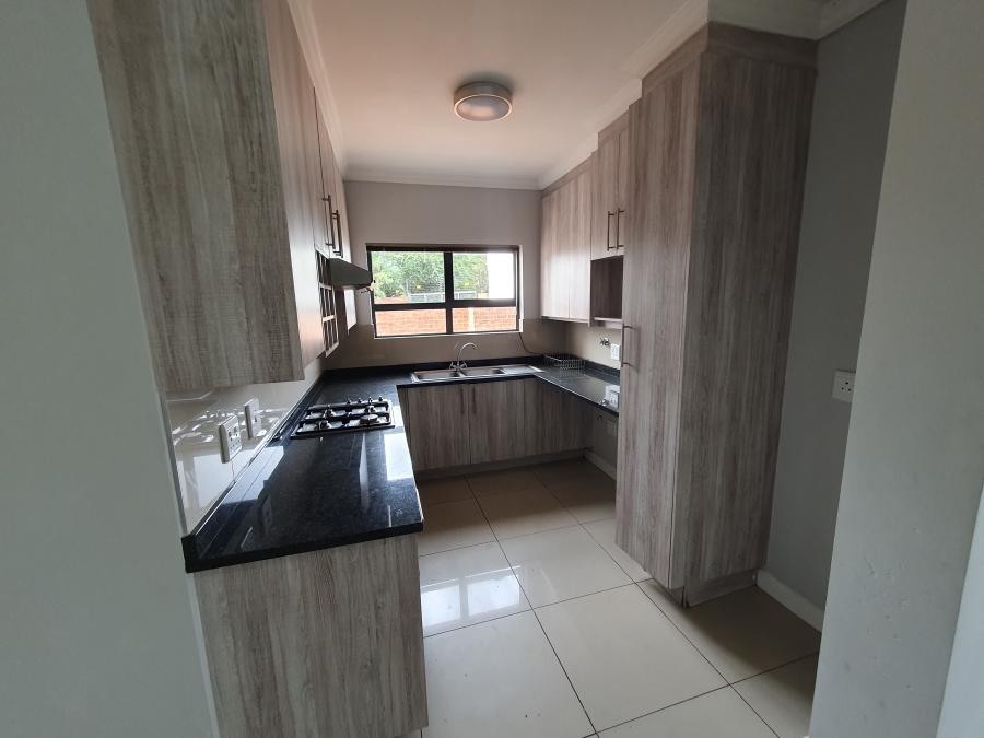 To Let 3 Bedroom Property for Rent in Little Falls Gauteng