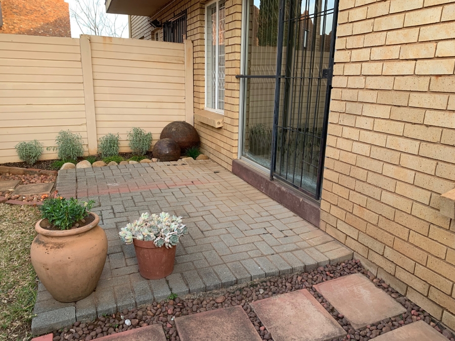 To Let 2 Bedroom Property for Rent in Willow Park Manor Gauteng