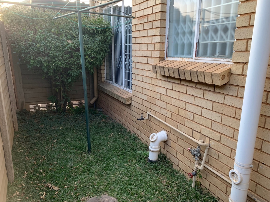 To Let 2 Bedroom Property for Rent in Willow Park Manor Gauteng