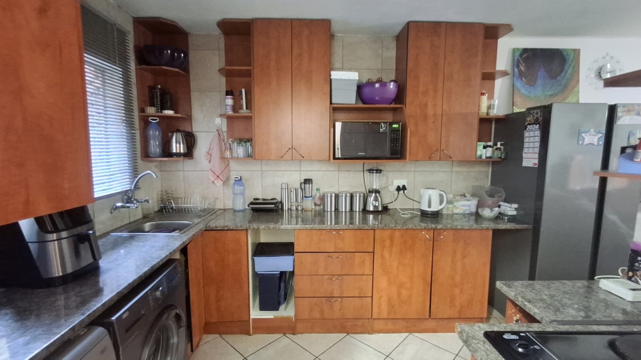 2 Bedroom Property for Sale in Doornpoort Gauteng