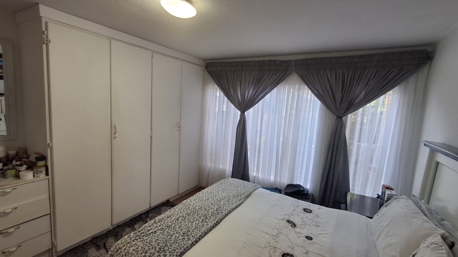 2 Bedroom Property for Sale in Doornpoort Gauteng