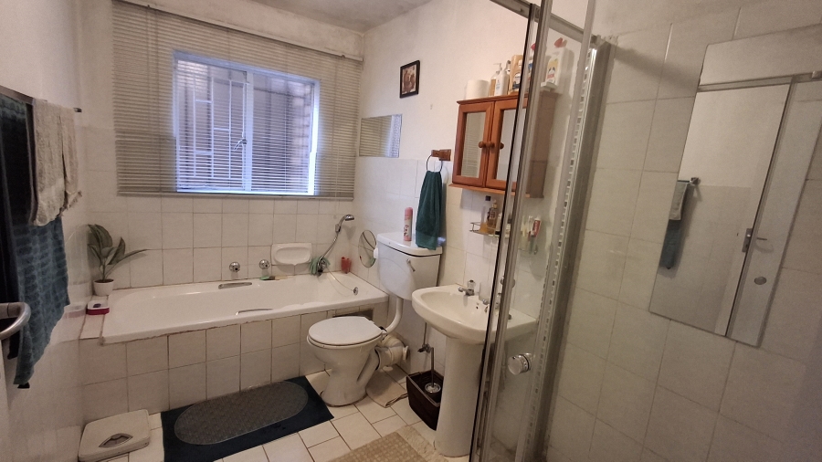 2 Bedroom Property for Sale in Doornpoort Gauteng