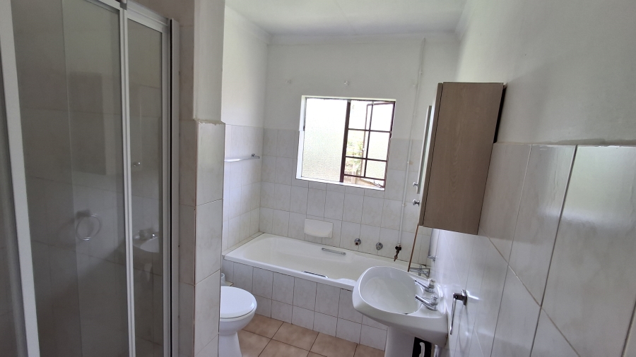 4 Bedroom Property for Sale in Doornpoort Gauteng