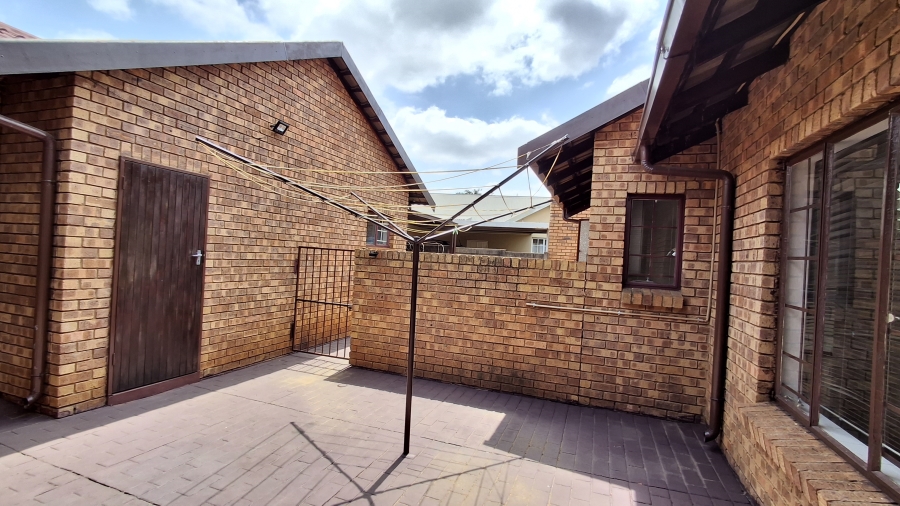 4 Bedroom Property for Sale in Doornpoort Gauteng