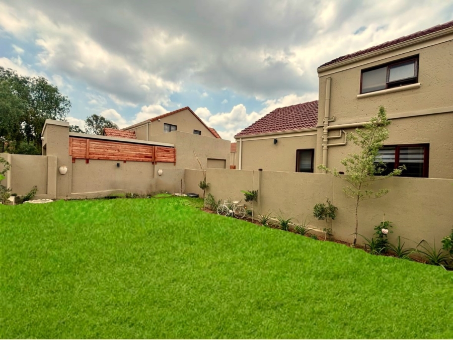 To Let 3 Bedroom Property for Rent in Barbeque Downs Gauteng