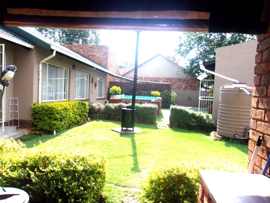 4 Bedroom Property for Sale in Dersley Gauteng