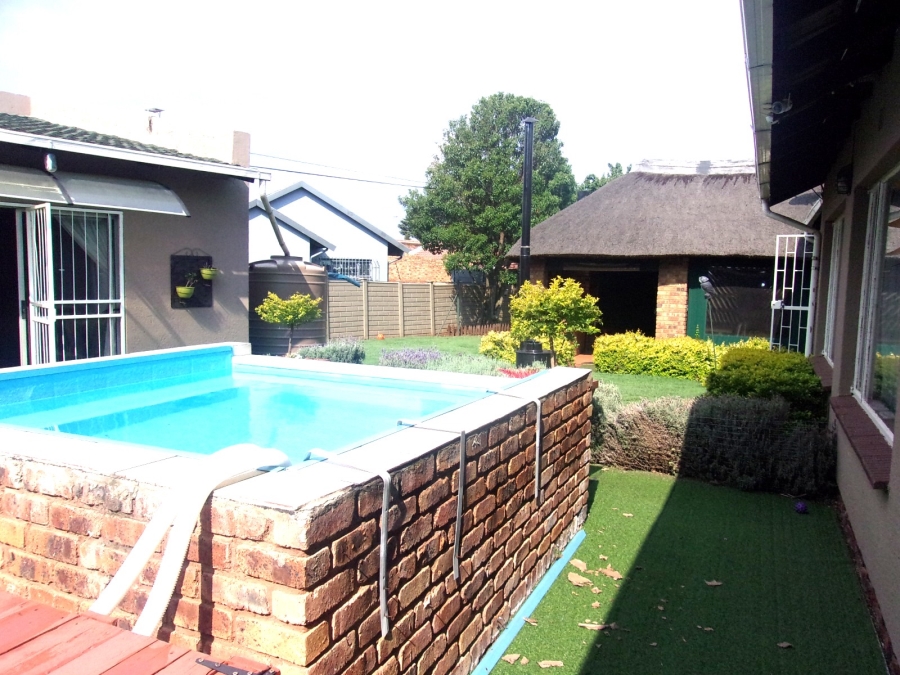 4 Bedroom Property for Sale in Dersley Gauteng