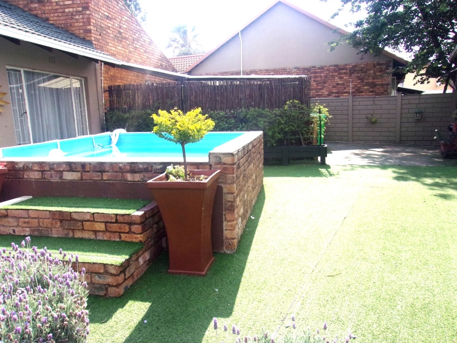 4 Bedroom Property for Sale in Dersley Gauteng