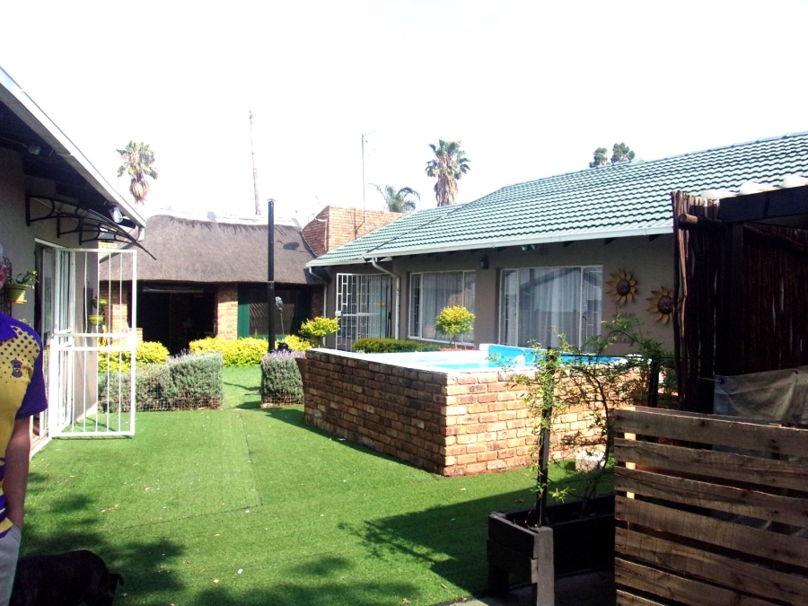 4 Bedroom Property for Sale in Dersley Gauteng