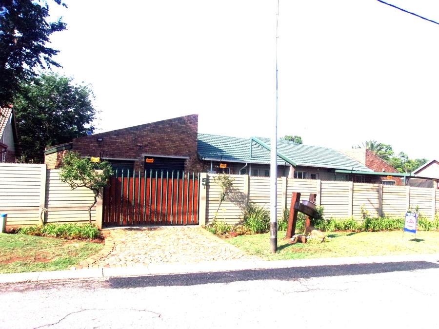 4 Bedroom Property for Sale in Dersley Gauteng