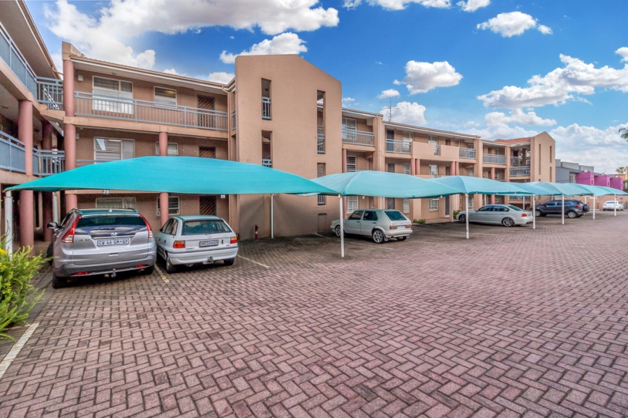 1 Bedroom Property for Sale in Linden Gauteng