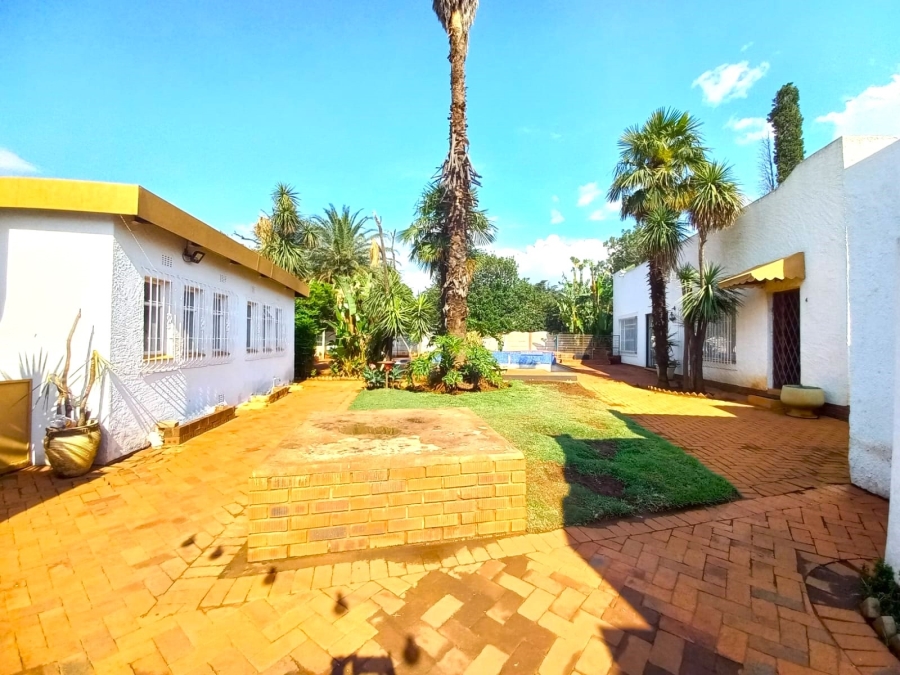 4 Bedroom Property for Sale in Kenleaf Gauteng