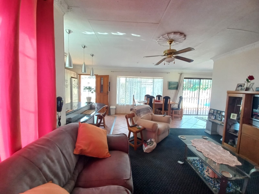 4 Bedroom Property for Sale in Kenleaf Gauteng