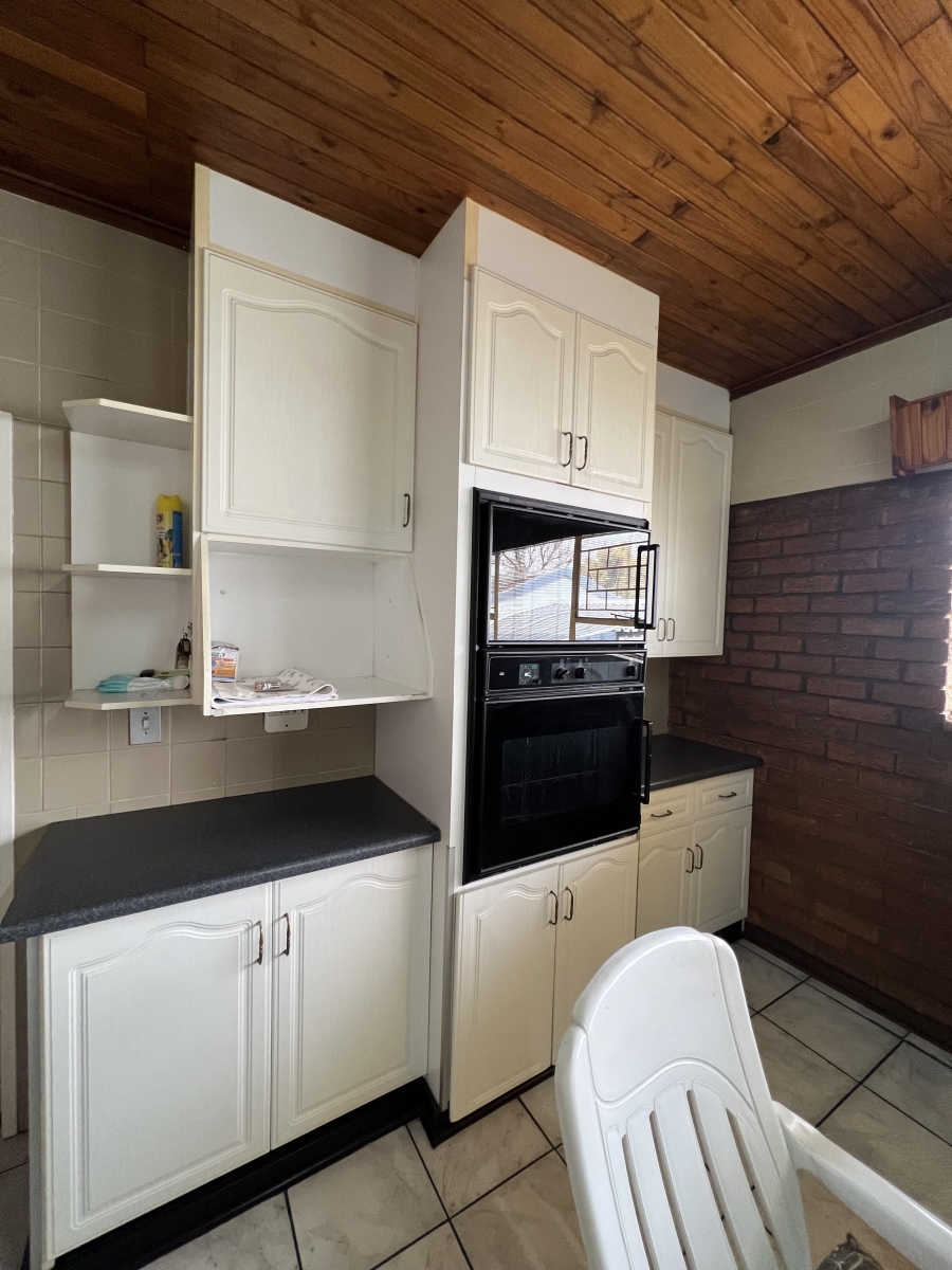 15 Bedroom Property for Sale in Witfield Gauteng