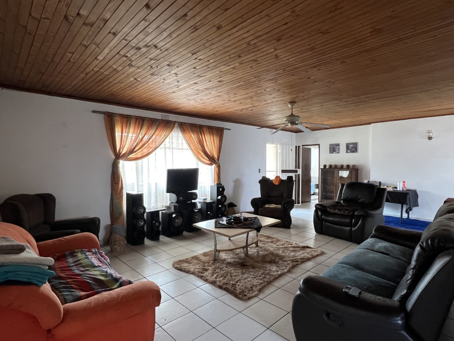 15 Bedroom Property for Sale in Witfield Gauteng