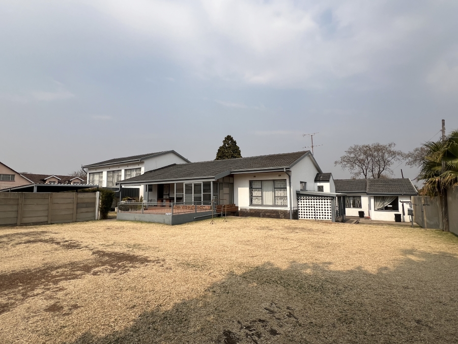 15 Bedroom Property for Sale in Witfield Gauteng