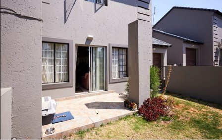 To Let 2 Bedroom Property for Rent in Noordwyk Gauteng