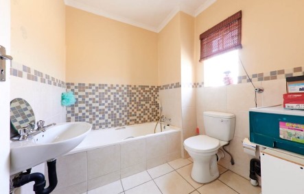 To Let 2 Bedroom Property for Rent in Noordwyk Gauteng