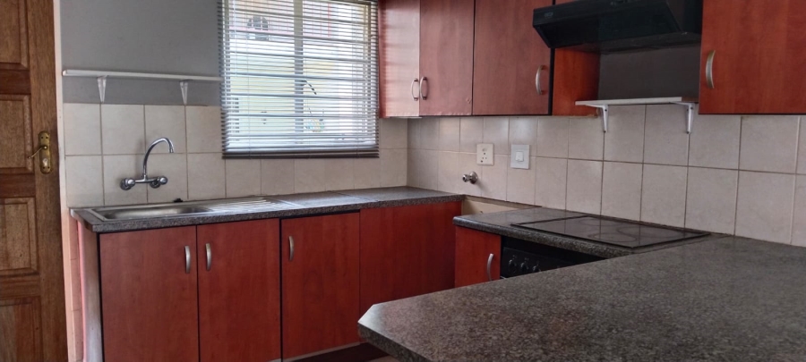 2 Bedroom Property for Sale in Wilgeheuwel Gauteng