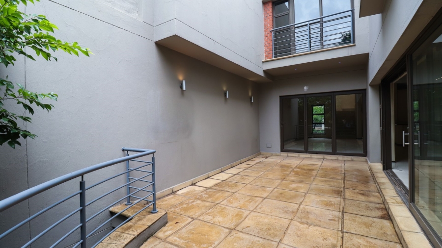 To Let 2 Bedroom Property for Rent in Melrose North Gauteng