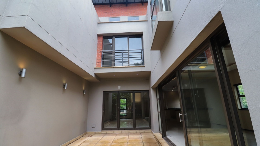 To Let 2 Bedroom Property for Rent in Melrose North Gauteng