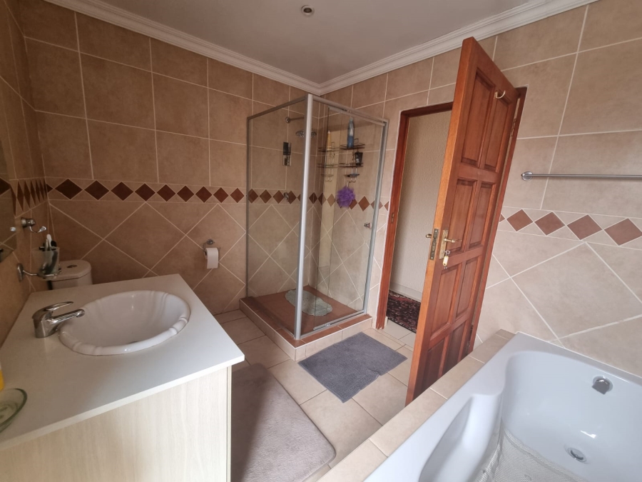 4 Bedroom Property for Sale in Heuningklip Gauteng