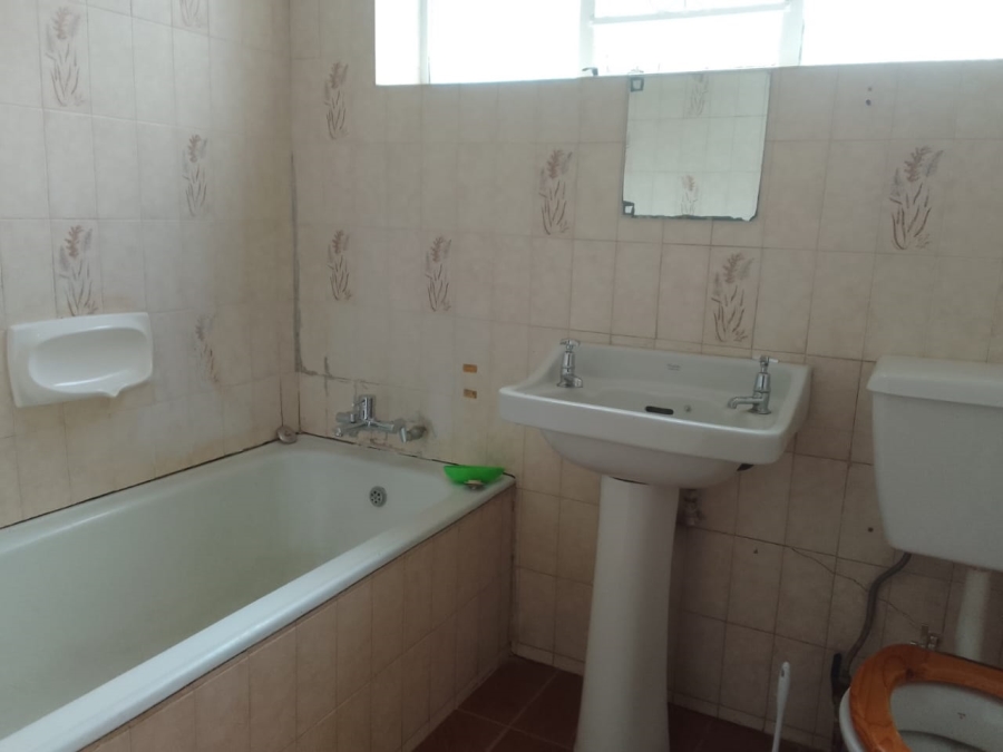 To Let 4 Bedroom Property for Rent in Edendale Gauteng