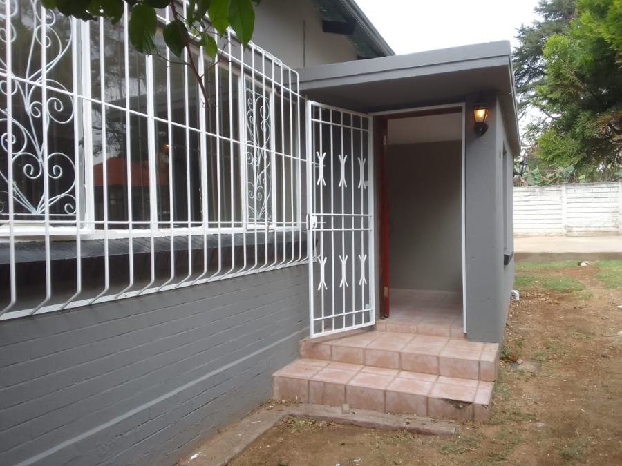 To Let 4 Bedroom Property for Rent in Edendale Gauteng