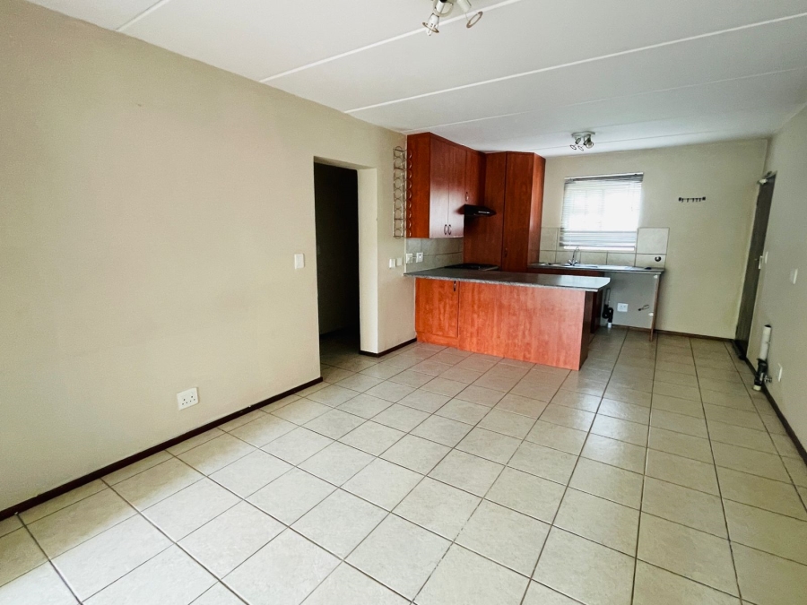 To Let 2 Bedroom Property for Rent in North Riding Gauteng