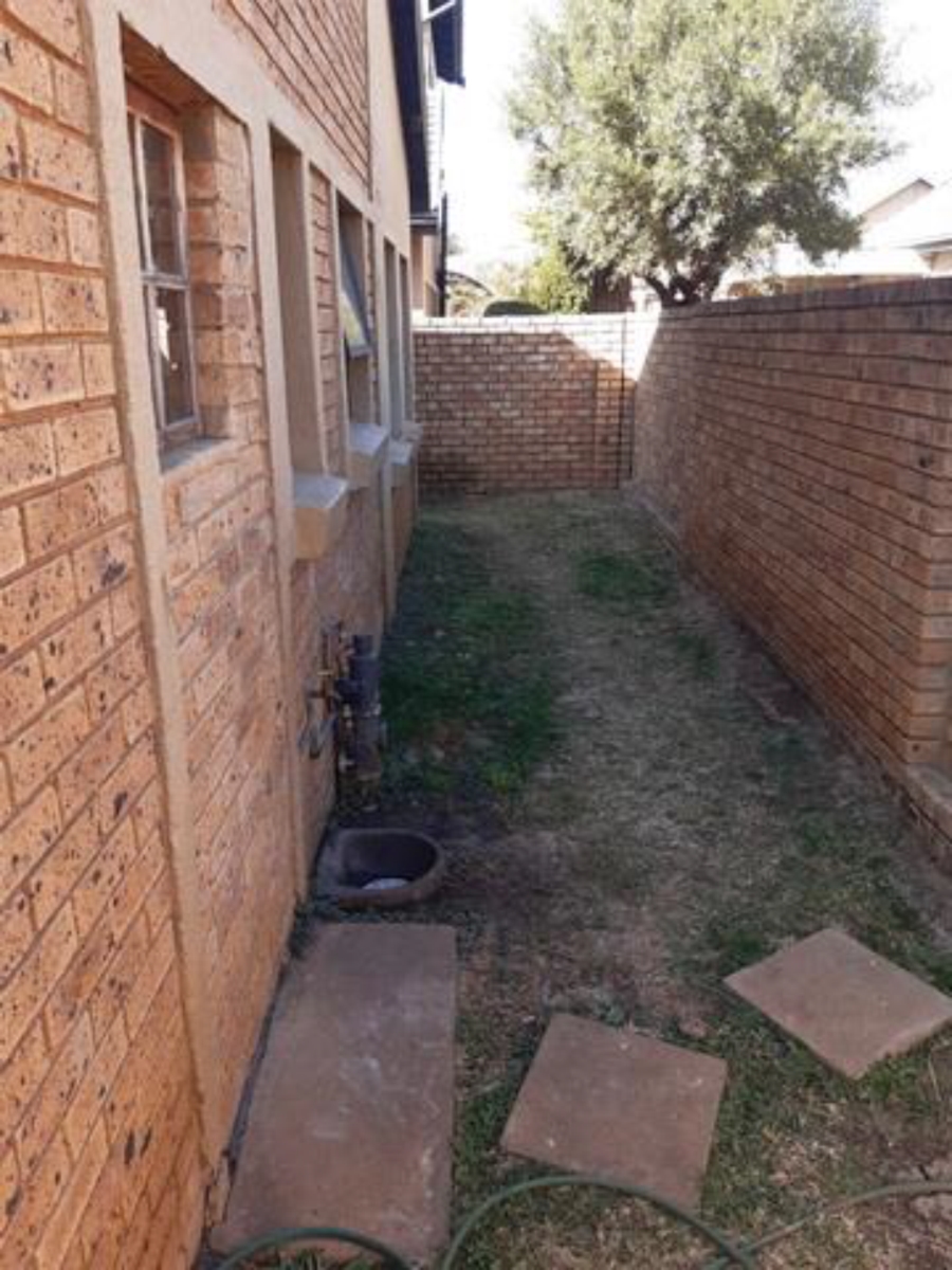 3 Bedroom Property for Sale in Equestria Gauteng