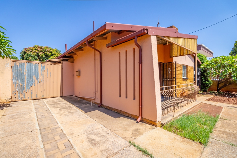 3 Bedroom Property for Sale in Laudium Gauteng