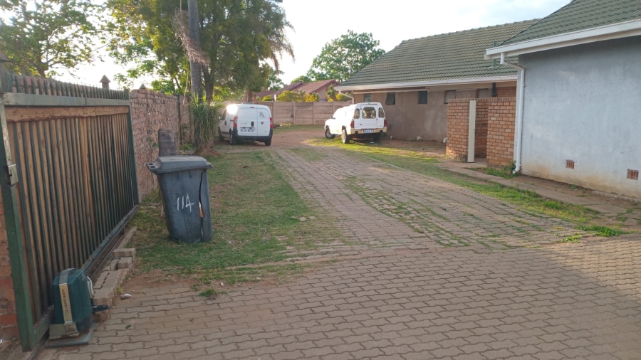 3 Bedroom Property for Sale in Lindo Park Gauteng