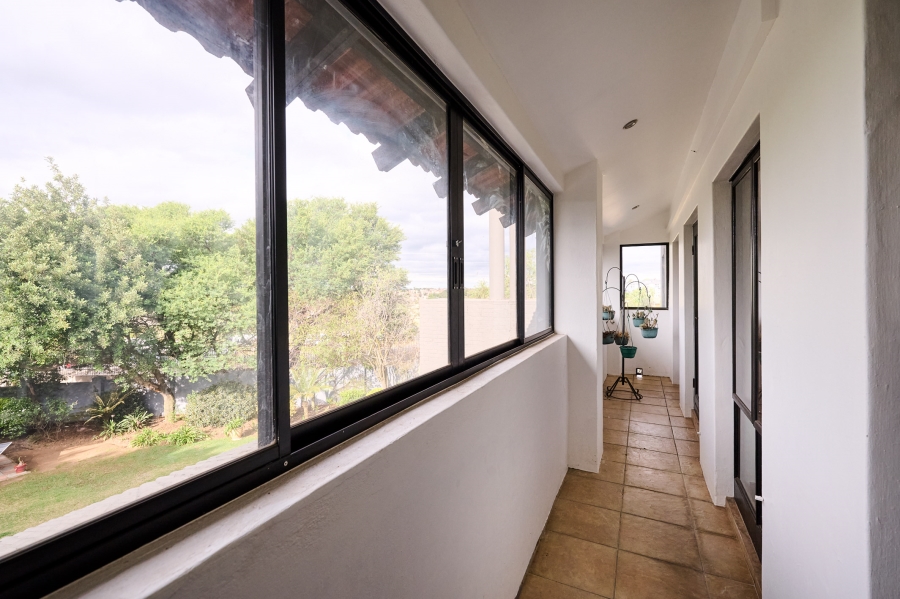 5 Bedroom Property for Sale in Carlswald Estate Gauteng